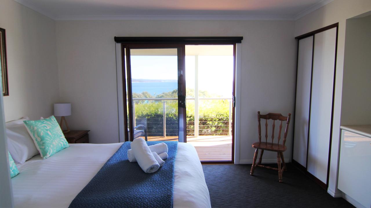 DOLPHIN LOOKOUT COTTAGE - Amazing Views Of The Bay Of Fires - thumb 13