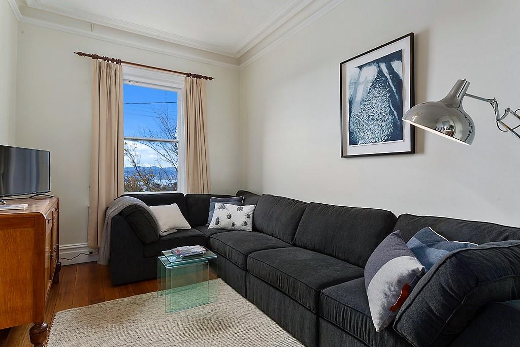 WEST NEST | Classic 3BR Hobart Terrace BEST Location, View, Close To City - thumb 3