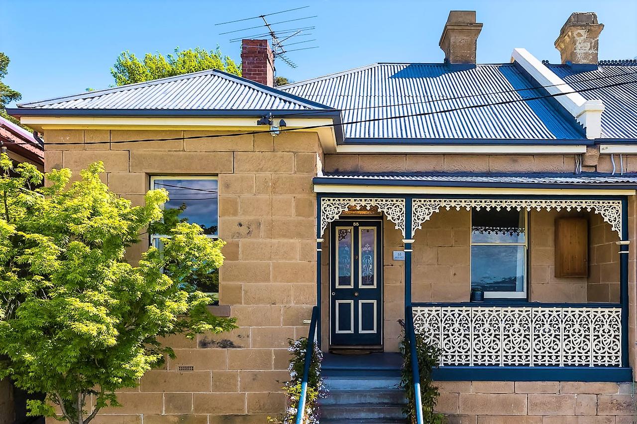 WEST NEST  Classic 3BR Hobart Terrace BEST Location View Close to City - Accommodation BNB