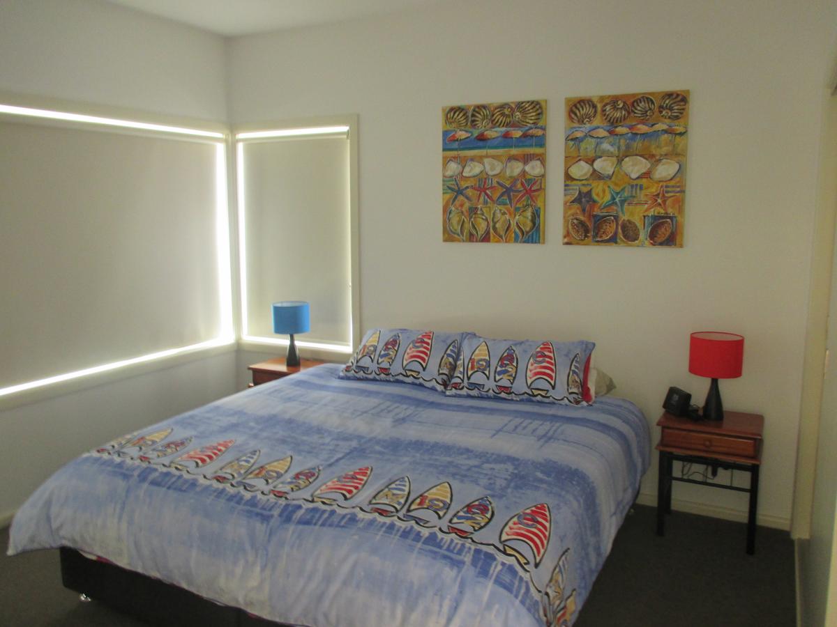 Bellerive Marina View Apartments No 28 - Redcliffe Tourism 12