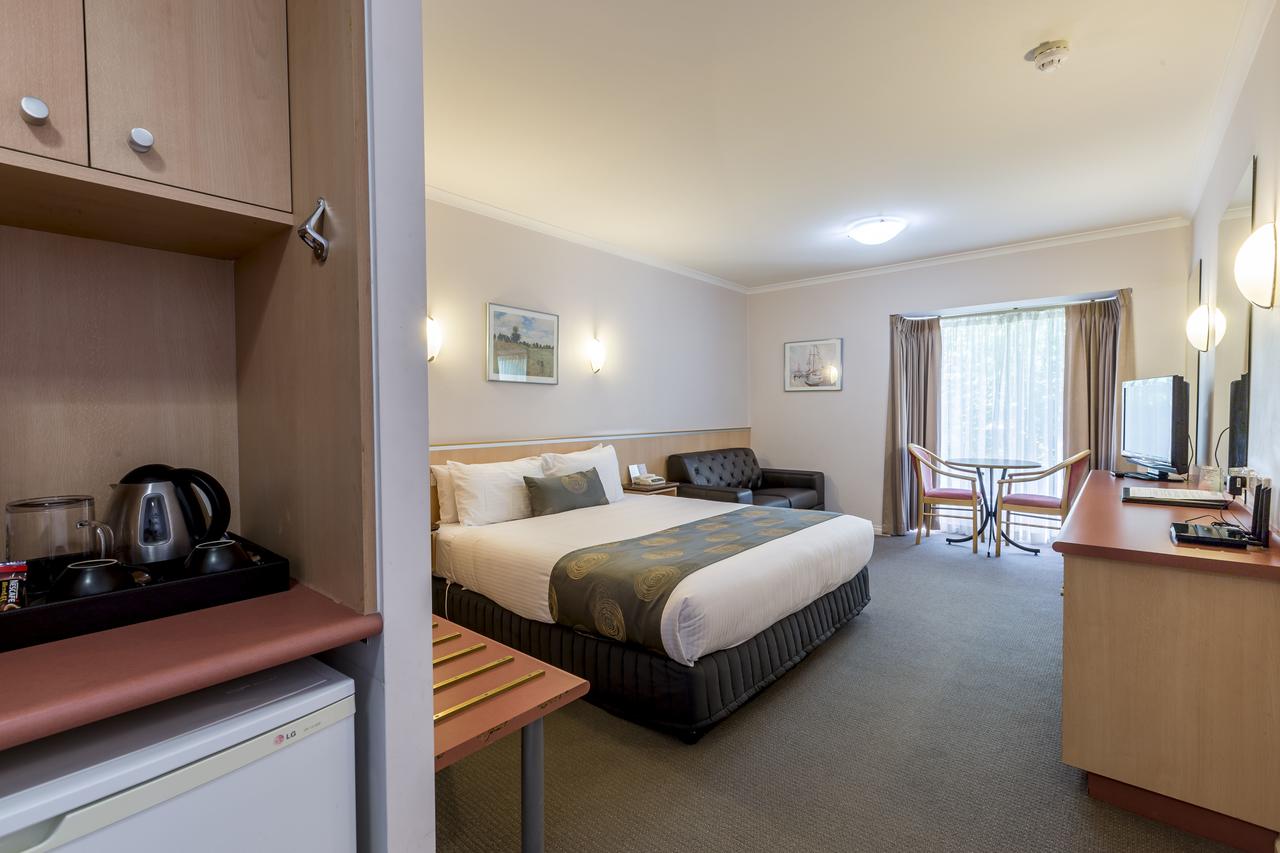 The Waverley International Hotel - St Kilda Accommodation