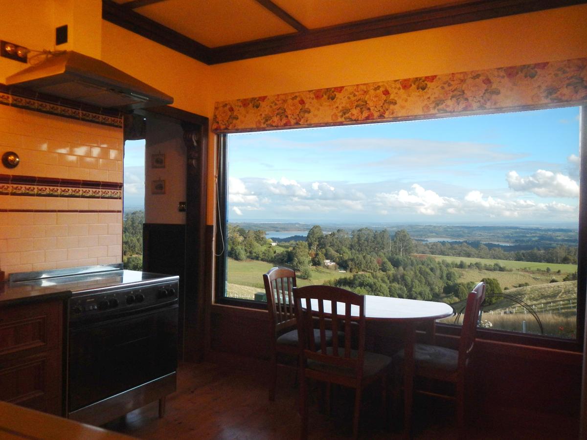 A Cottage with a View at Tudor Ridge - Yarra Valley Accommodation