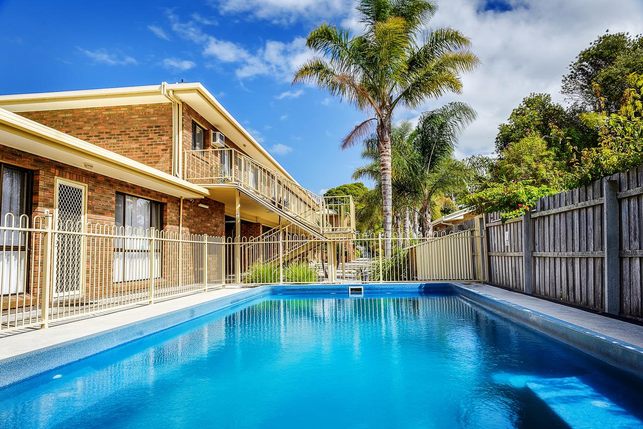 Allambi Holiday Apartments - Accommodation Airlie Beach