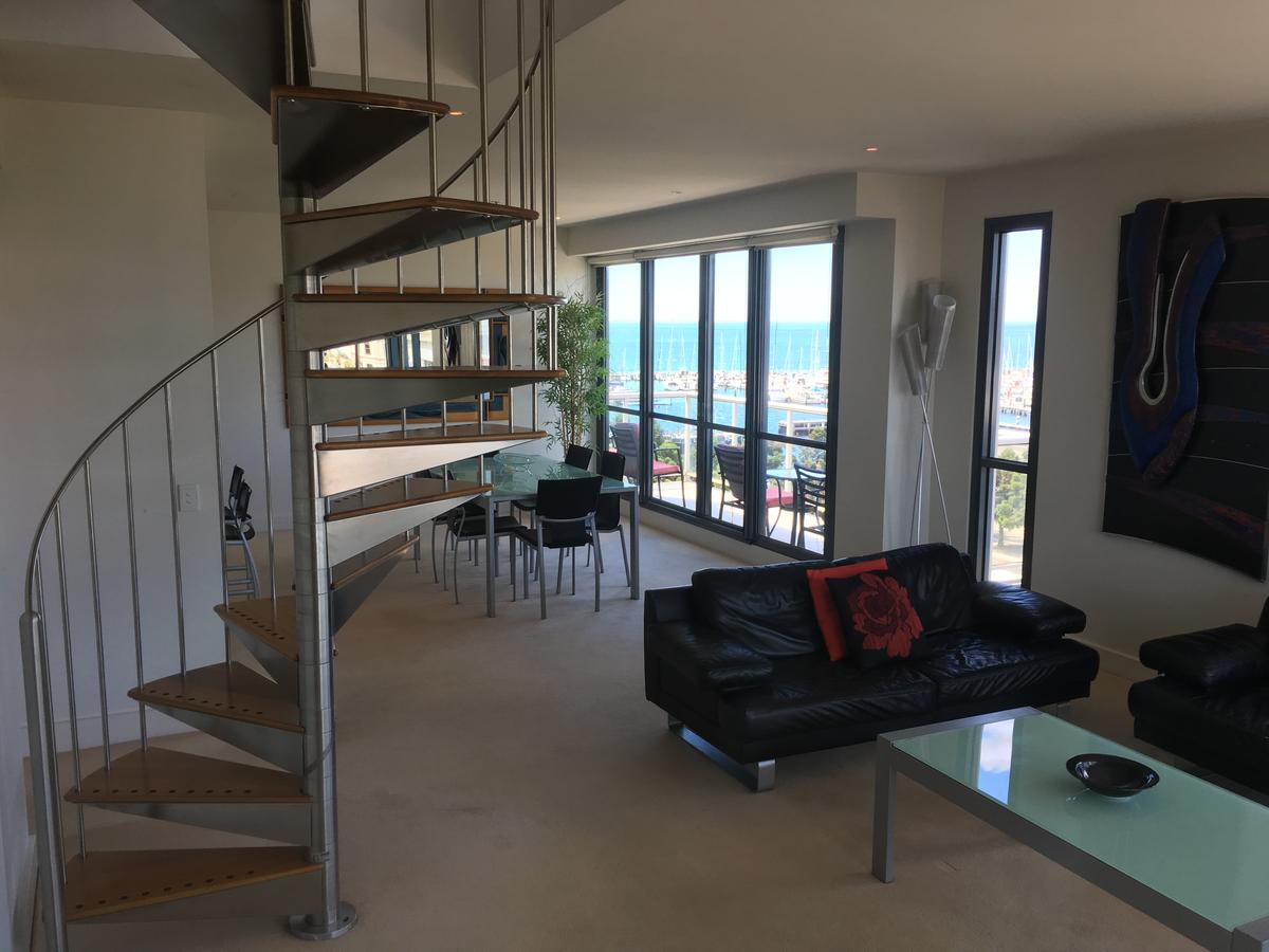 Geelong Waterfront Penthouse Apartment - Redcliffe Tourism 4