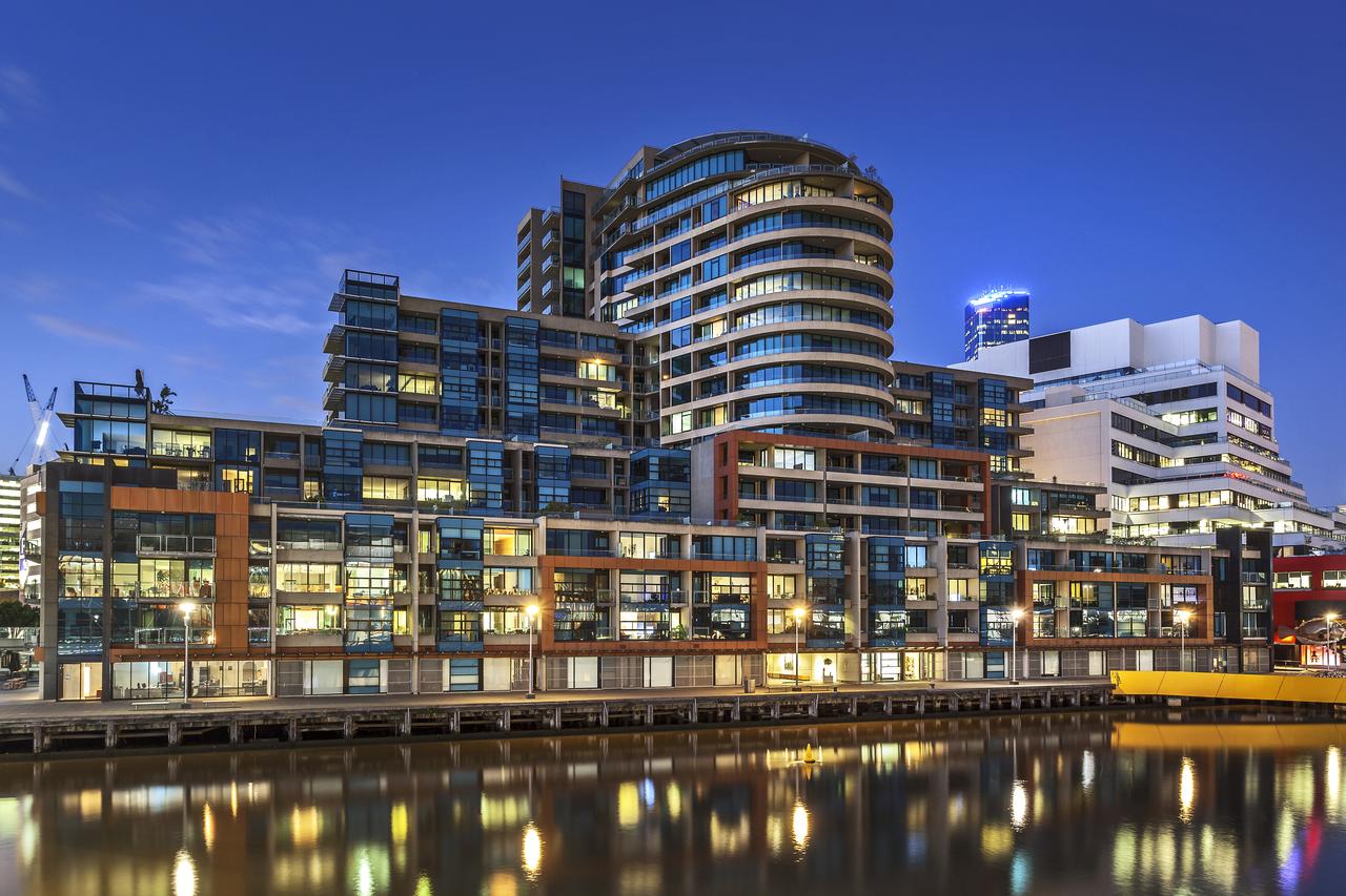 Waterfront Melbourne Apartments - Accommodation Ballina