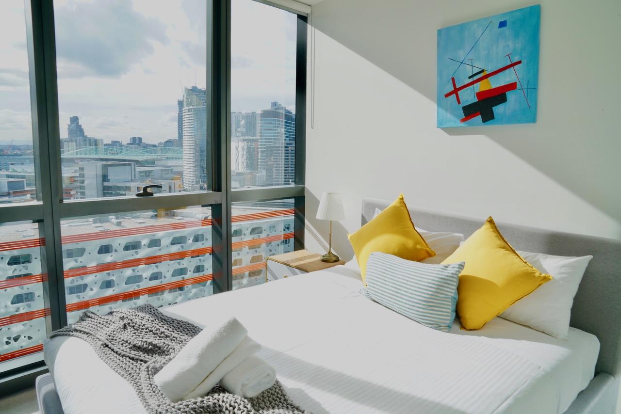 Pride Docklands Waterfront Apartment City View - Accommodation ACT 10