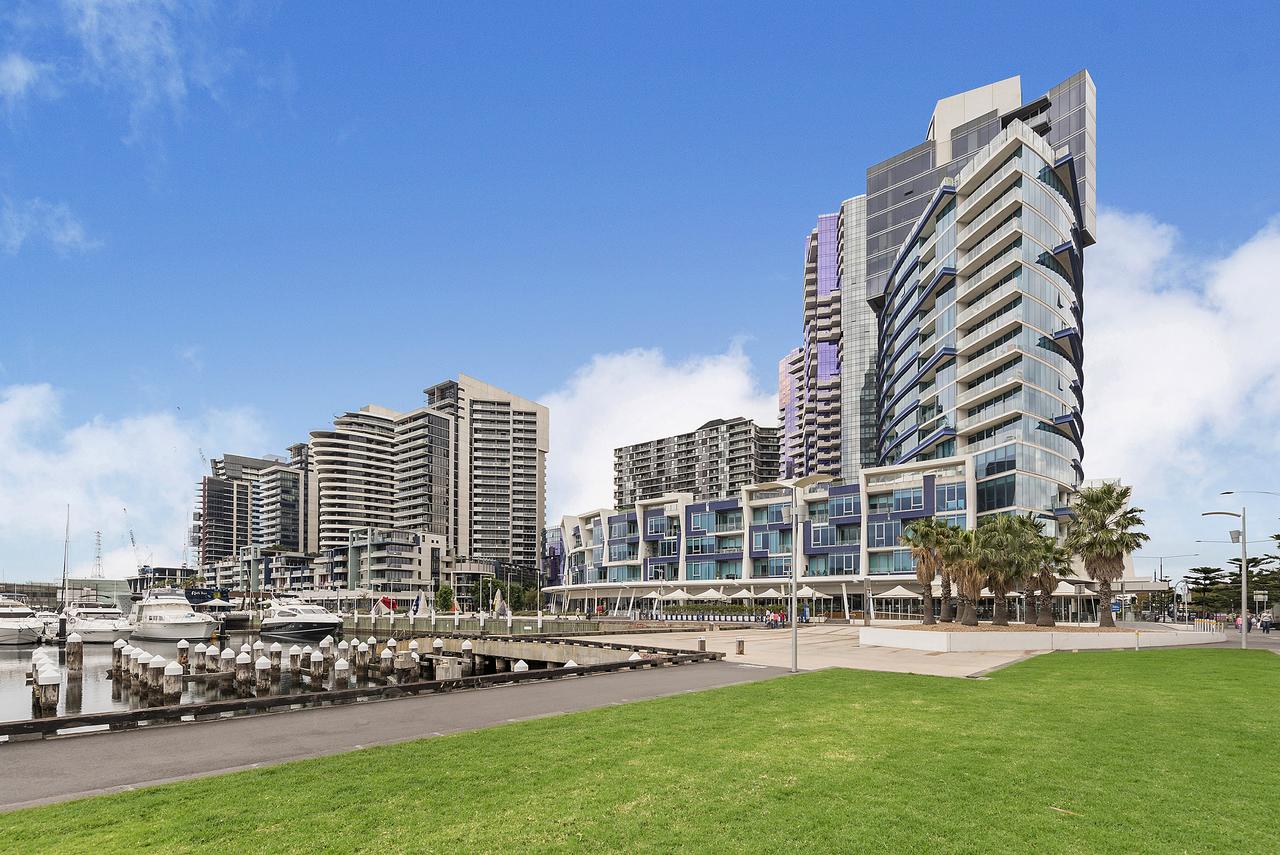 Docklands Private Collection - New Quay - Accommodation Adelaide