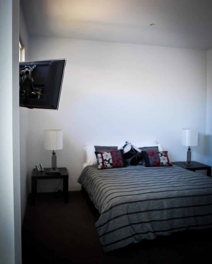 Battery Cove Beach Front Apartment - Redcliffe Tourism 9