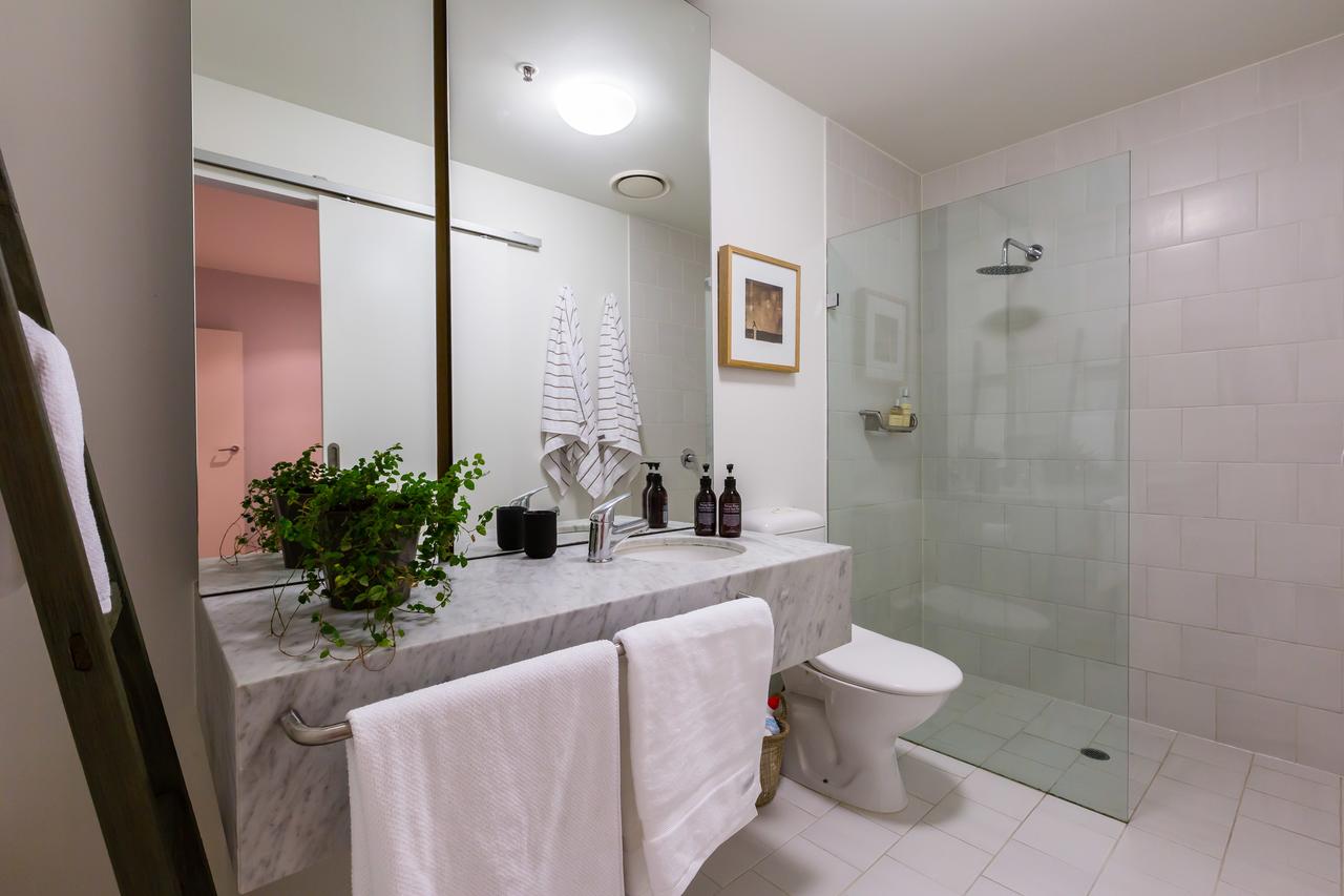 Auguste, Melbourne CBD Private Accommodation With Parking - Redcliffe Tourism 11
