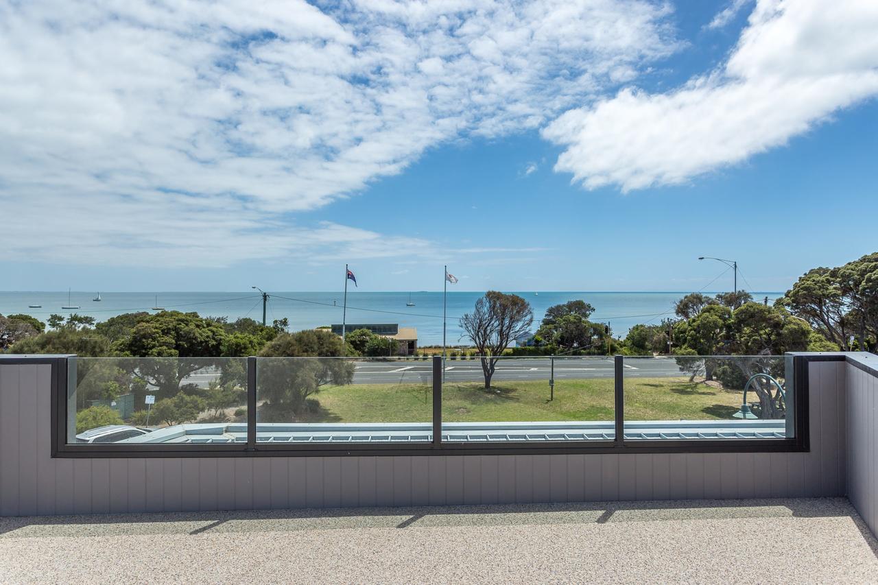 Blairgowrie Apartment 1 - On The Beach - Redcliffe Tourism 17
