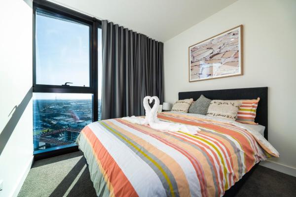Ocean View/South-bank Premium Location 2 Bedroom Apartments - thumb 12