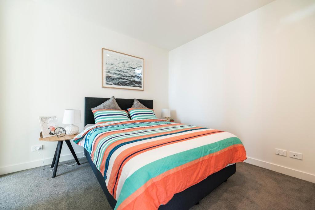 Ocean View/South-bank Premium Location 2 Bedroom Apartments - thumb 10