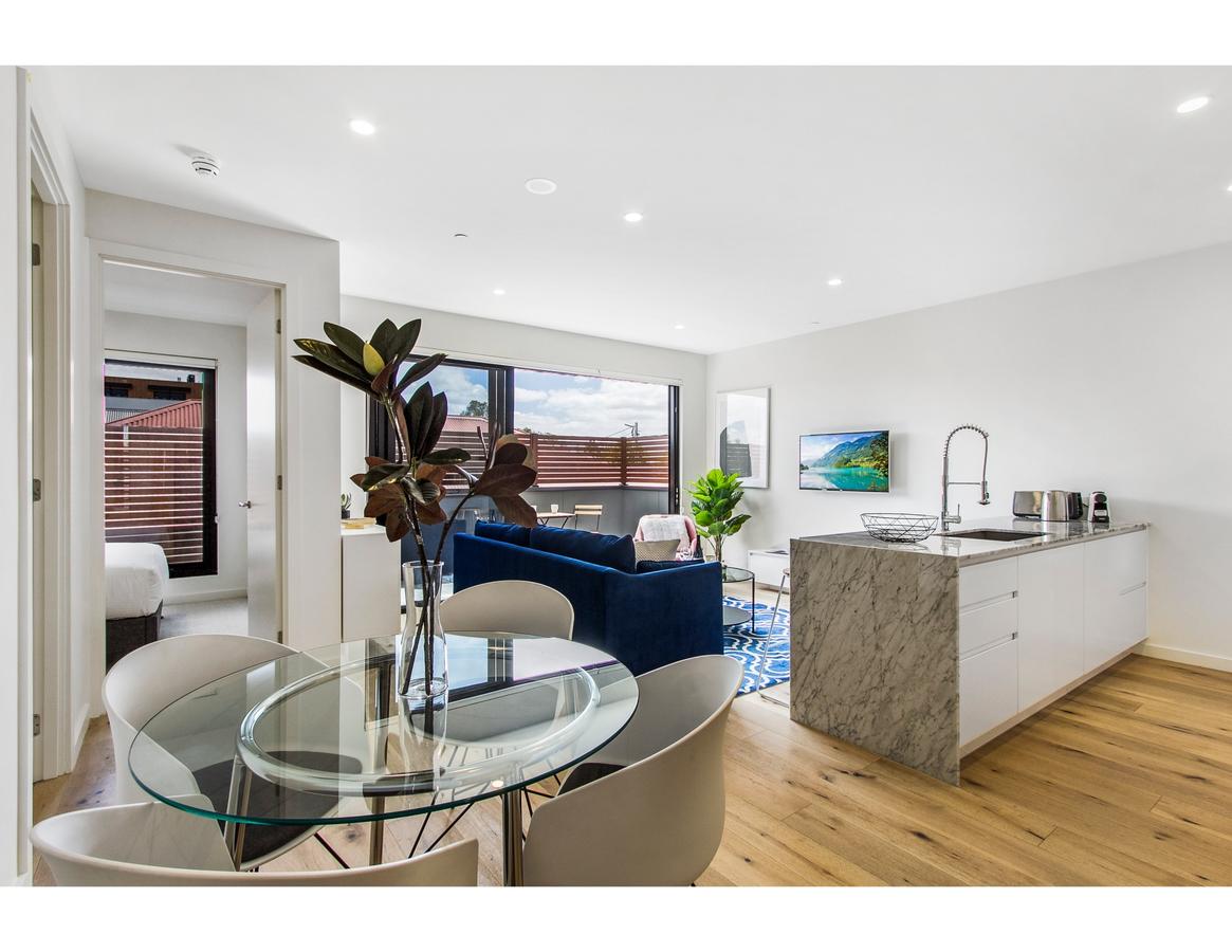 Boutique Apartment In Quiet, Sought-after Suburb - thumb 10