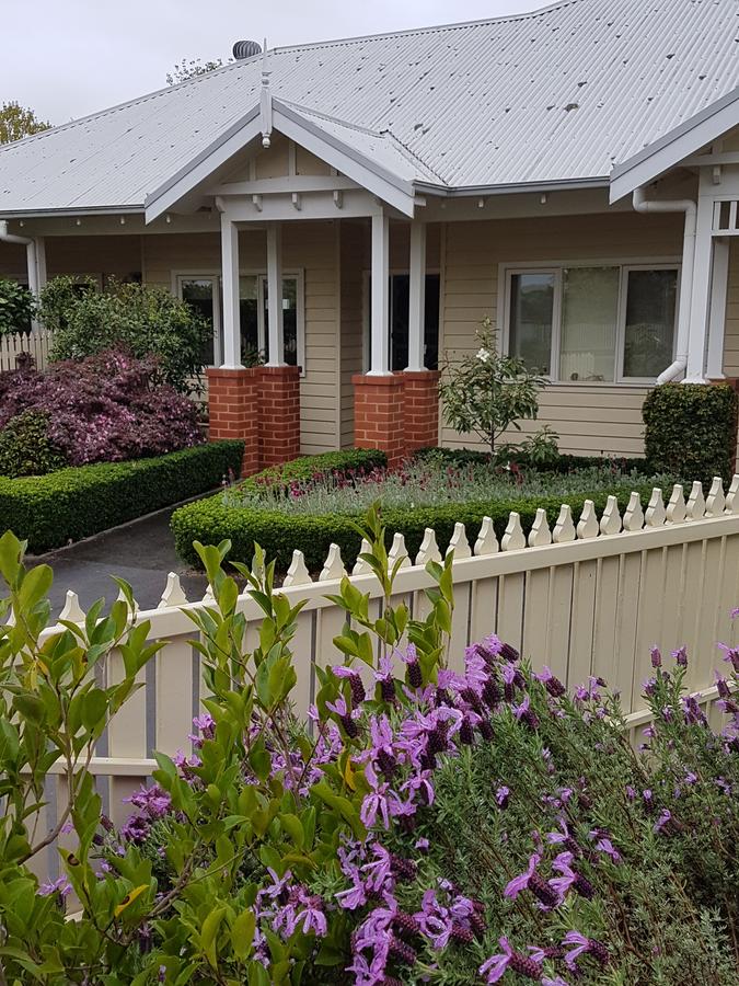 Healesville House - Fig Tree House - thumb 1