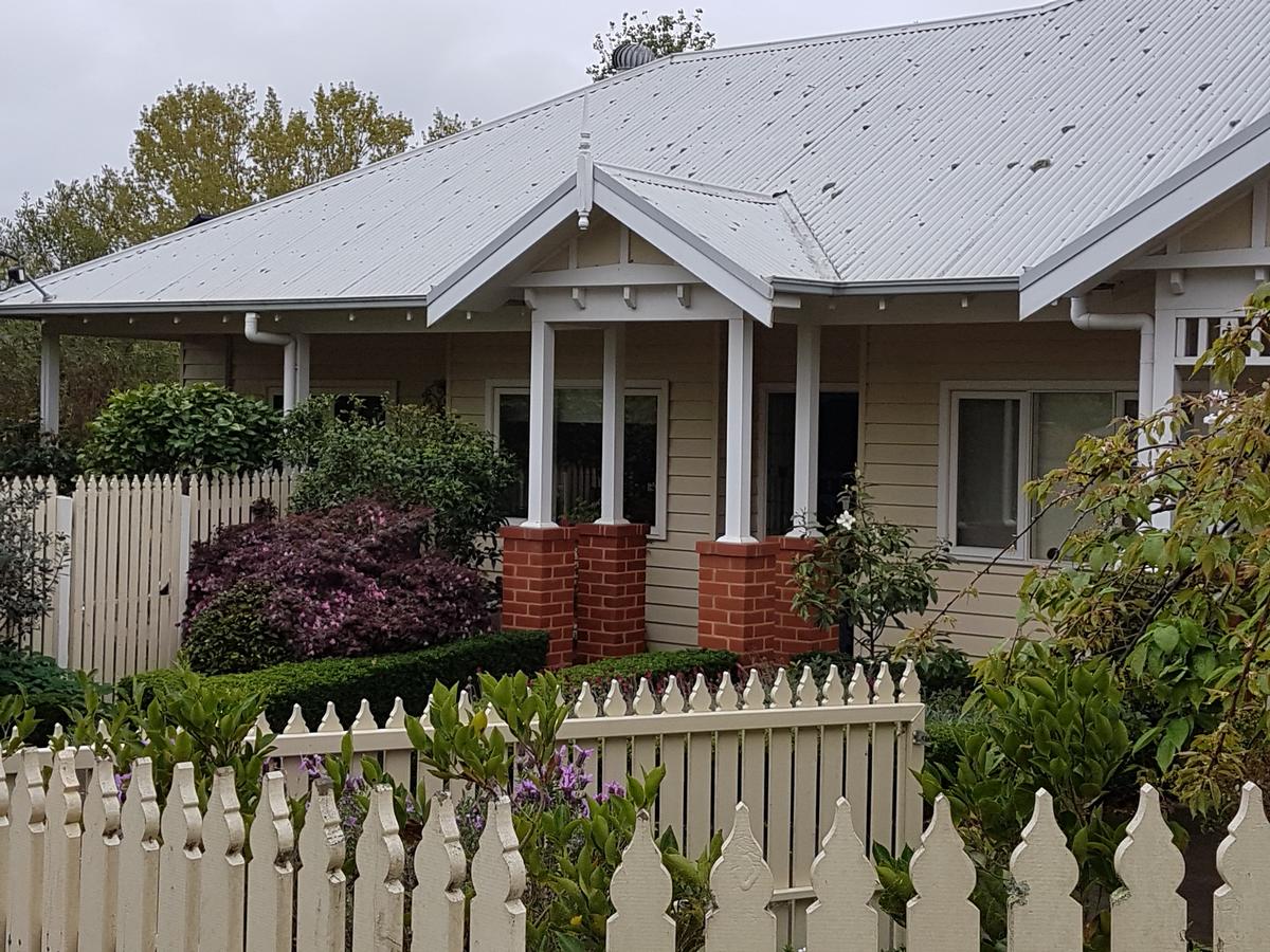 Healesville House - Fig Tree House - Accommodation in Bendigo