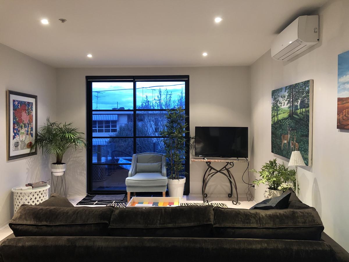 Vibe-Modern 2 Bed Apartment - Redcliffe Tourism 7