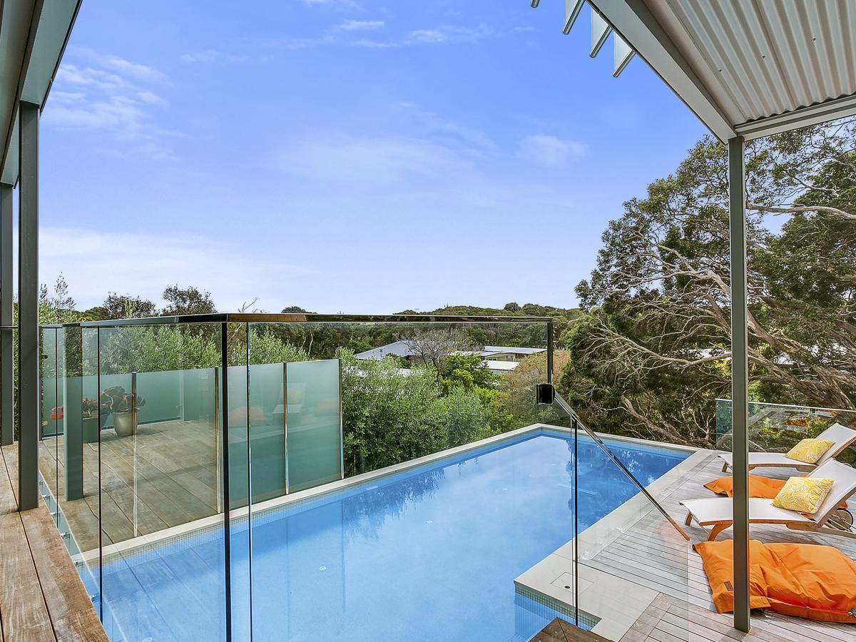 Lansdowne Villa - with swimming pool - Accommodation Adelaide