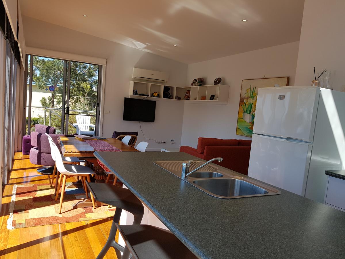 Beach Retreat Apartment Marengo - Redcliffe Tourism 8