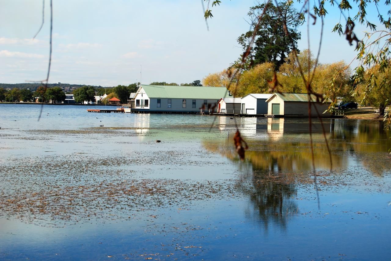 Lake Wendouree Luxury Apartments On Grove - thumb 12