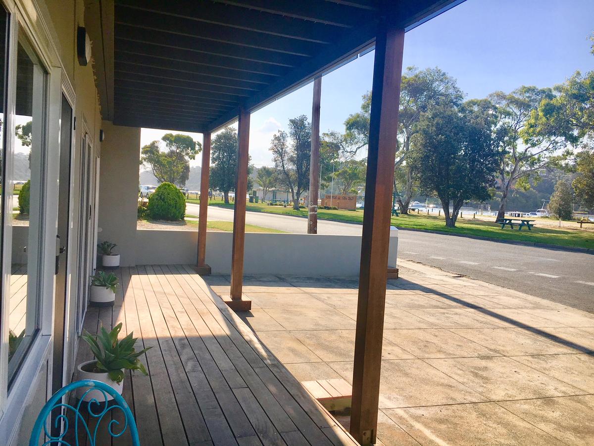 The Wheelhouse - 2BR Waterfront Apt In Town - Redcliffe Tourism 17