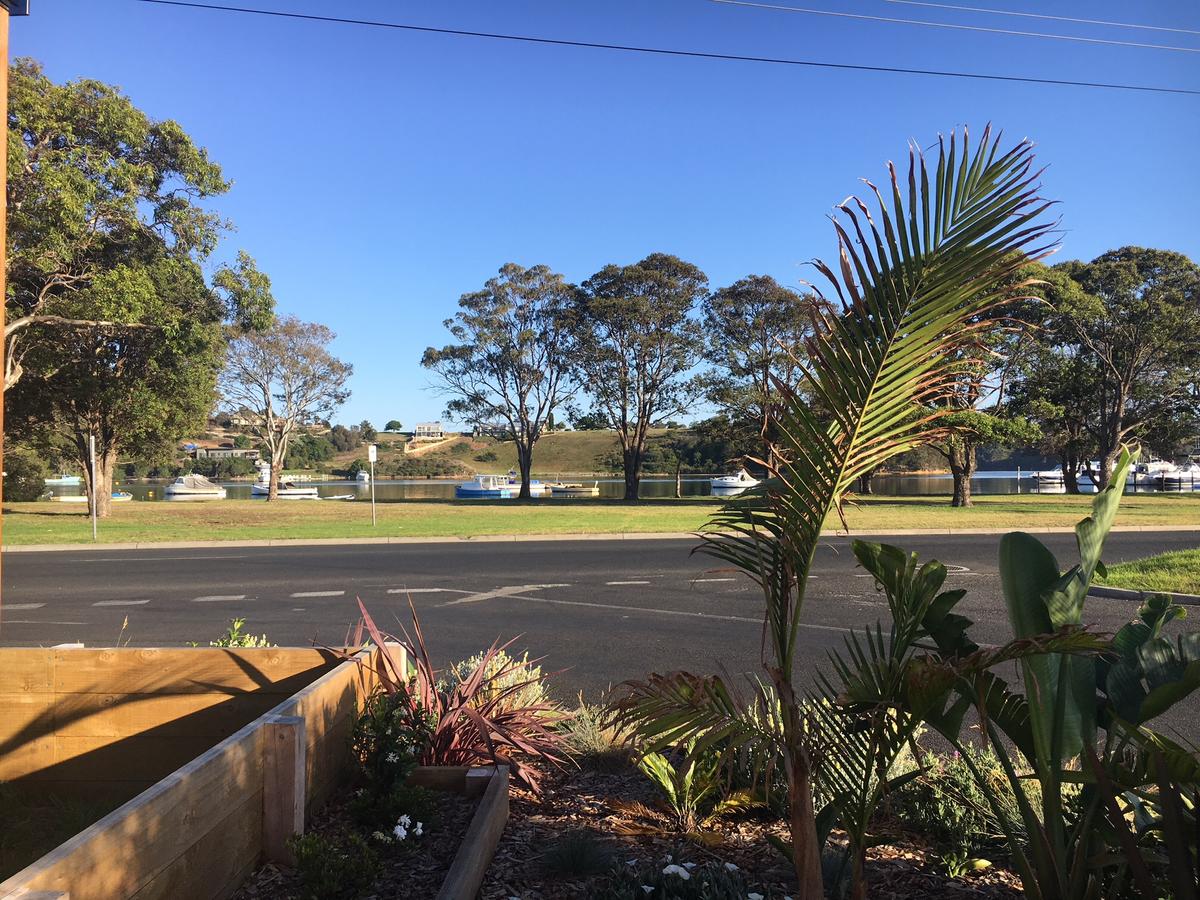 The Wheelhouse - 2BR Waterfront Apt In Town - Redcliffe Tourism 15