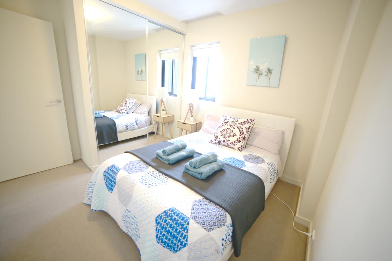 Water Views, Lovely 2BRs, Free Tram Zone, Close To Everything! - Redcliffe Tourism 9