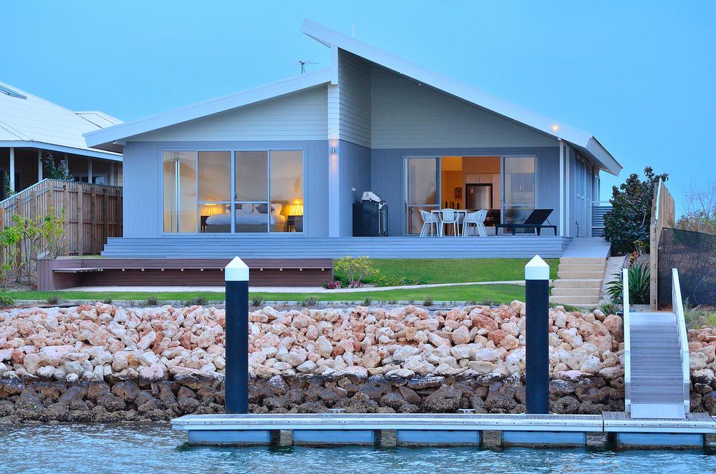 The Carnarvon Luxury Canal Home - Accommodation Airlie Beach