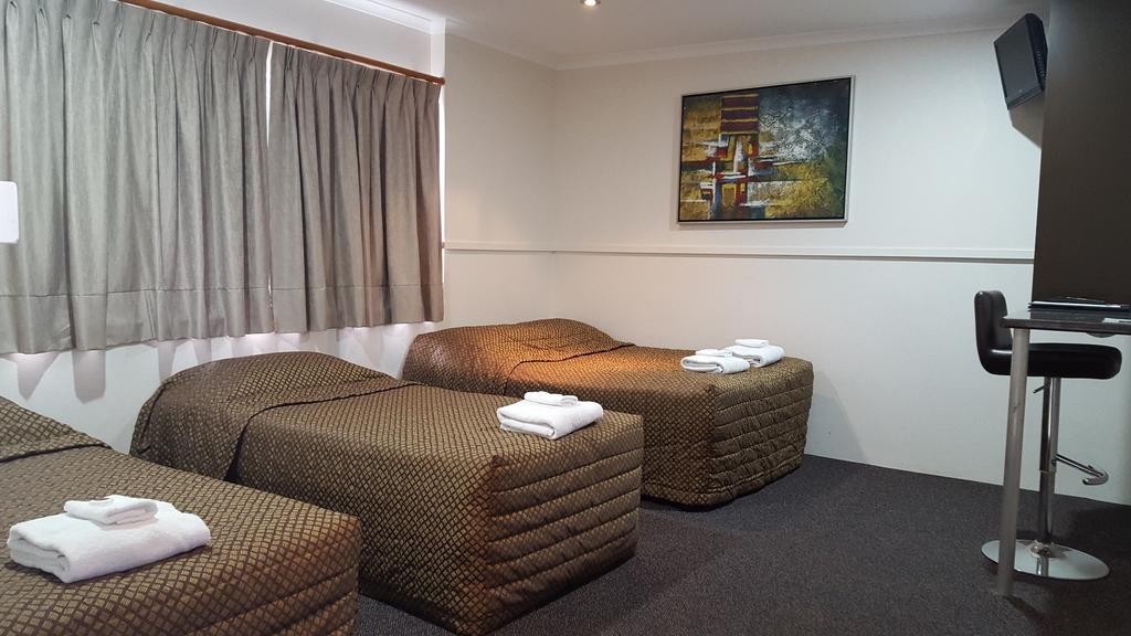 The Commercial Hotel Motel - Accommodation Airlie Beach