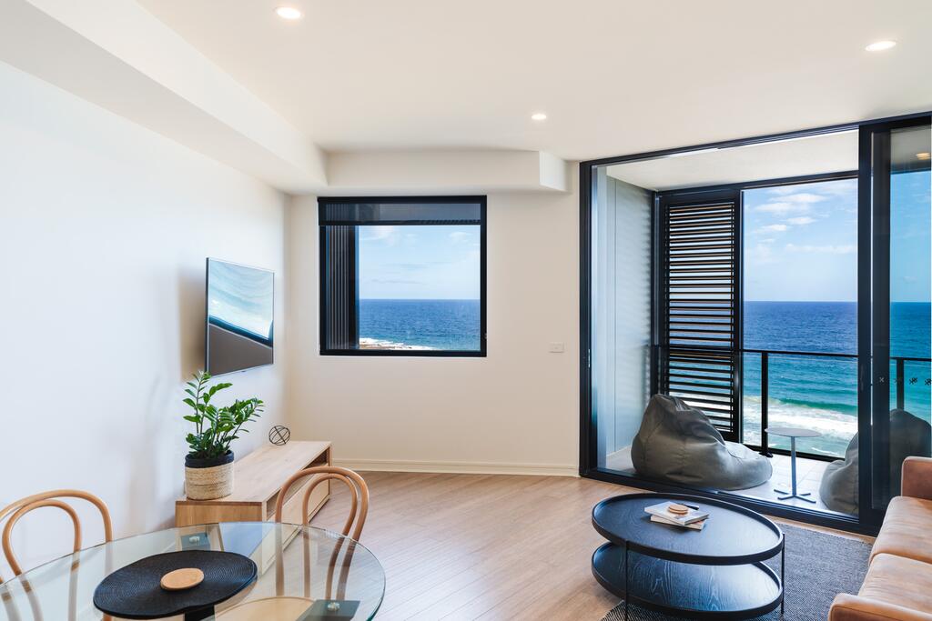 The Edge - Luxurious Waterfront Apartment - Newcastle Accommodation 0