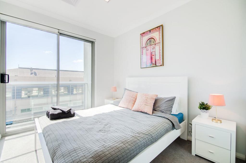 The Heart of Northbridge with Complimentary Parking, Wifi & Netflix