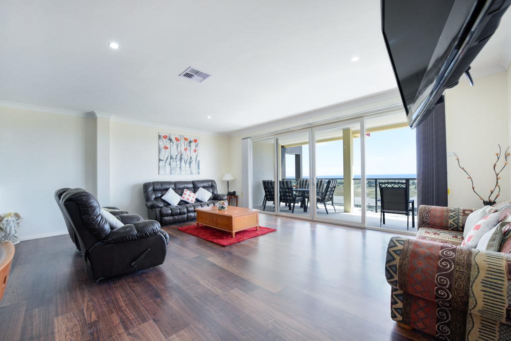 The Oasis - 6 Turnberry Drive, Links Lady Bay - thumb 1