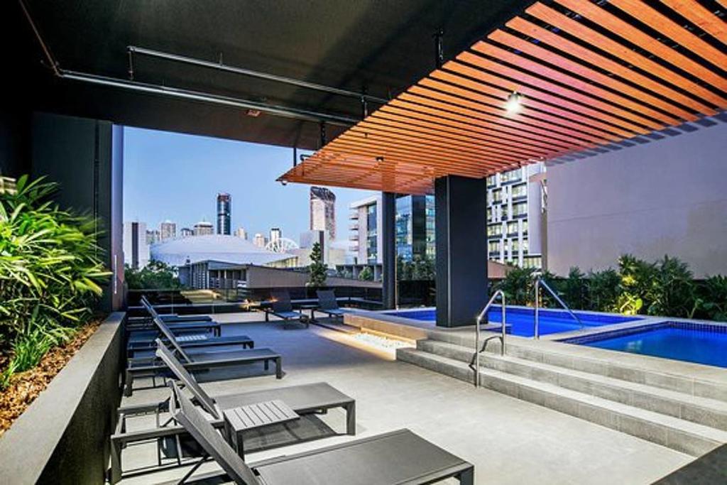 The Opulent Design APT In South Brisbane - thumb 1