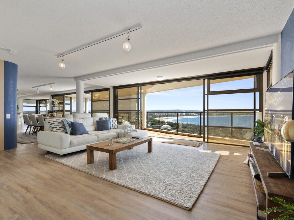 The Penthouse  Point Cartwright - INSTANT HOTEL WINNER 2019