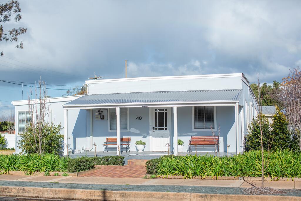 The Rested Guest 3 Bedroom Cottage West Wyalong - Accommodation BNB