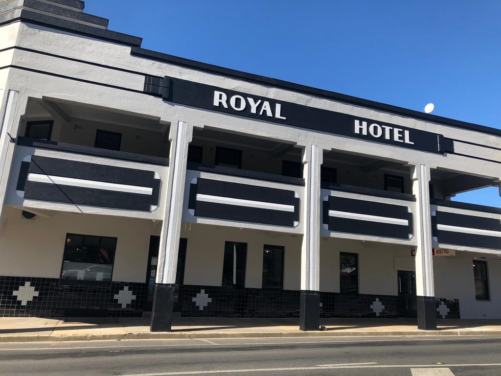 The Royal Hotel, Drouin - Accommodation ACT 1