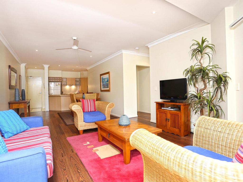 The Sands 2/20 Pacific Parade Opposite Beach Plus Air - Yamba Accommodation 3