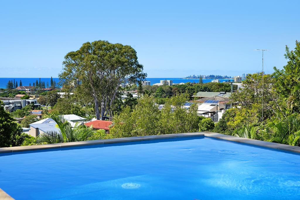 THE VIEW TUGUN - 4 bedrooms - Sea views - Private heated pool - QLD Tourism