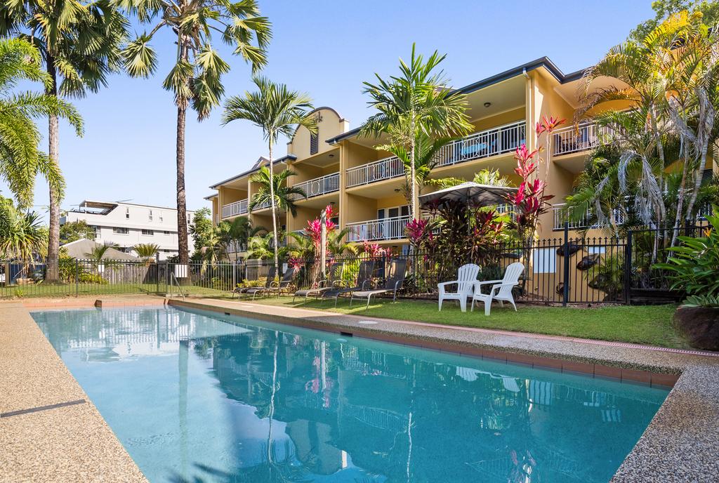 The York Beachfront Holiday Apartments - Accommodation Airlie Beach