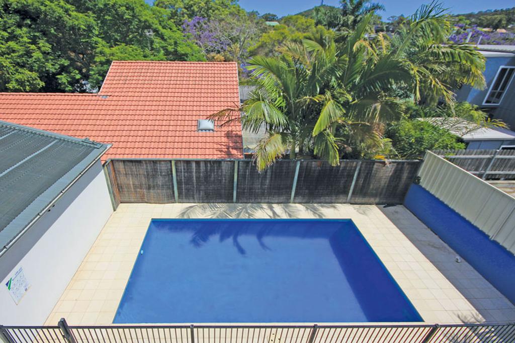 Thurlow Beach House With Pool - Stroll To CBD And Dutchies Beach - thumb 2