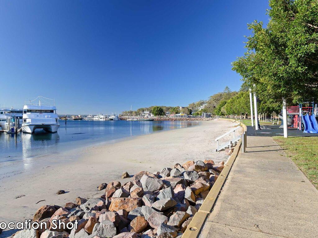 Tomaree Townhouse', 5/26-28 Tomaree Street - Large Air Conditioned Townhouse & WIFI - thumb 0