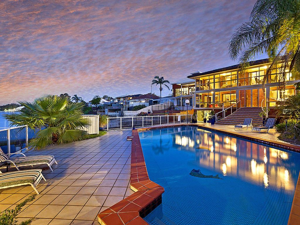 Toukley Waterfront House - Accommodation Airlie Beach