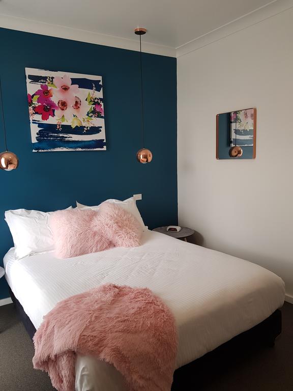 Town House Motor Inn Young - Accommodation BNB