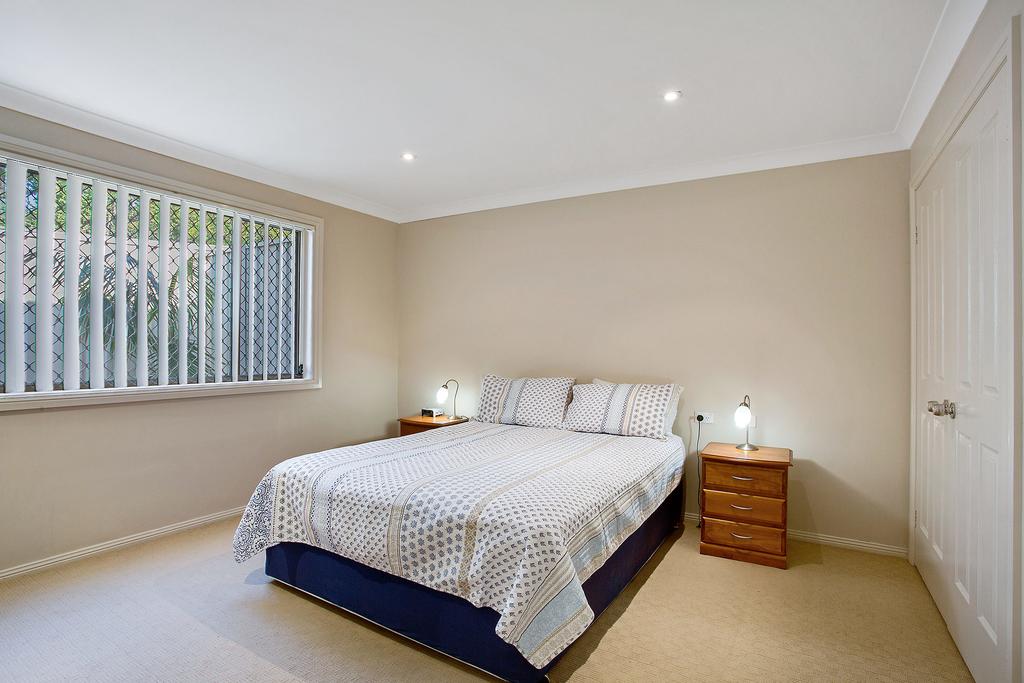 Townhouse On Tomaree - Central To CBD - thumb 0