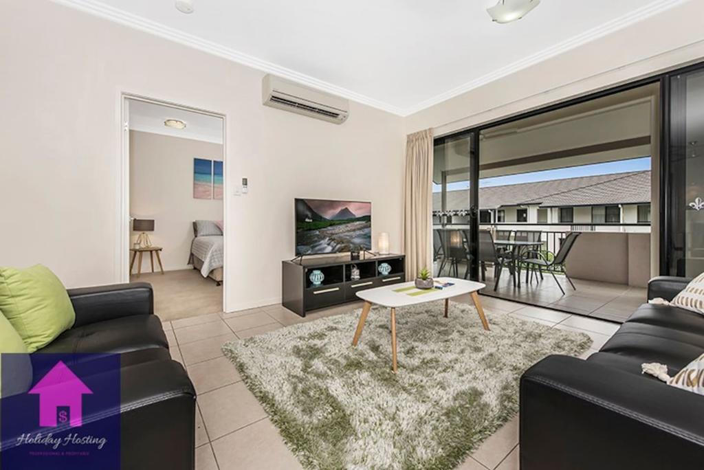 Townsville Luxury Spacious Apt 3 BR-2BTH Pools - thumb 1