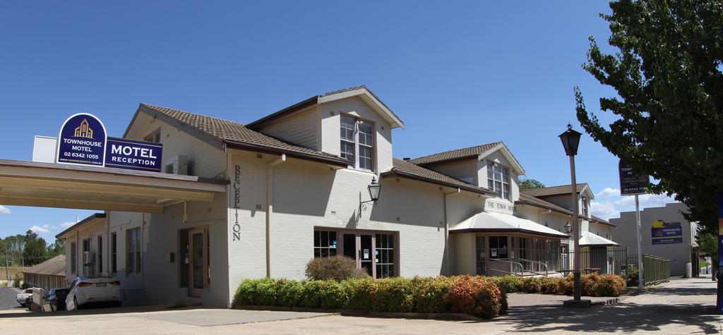 Townhouse Motel Cowra - Accommodation Airlie Beach