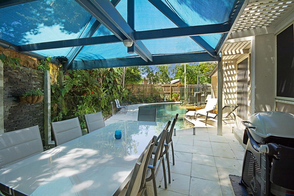 Tropical 5 Bedroom Family Getaway In Noosa Heads - Accommodation Noosa 2