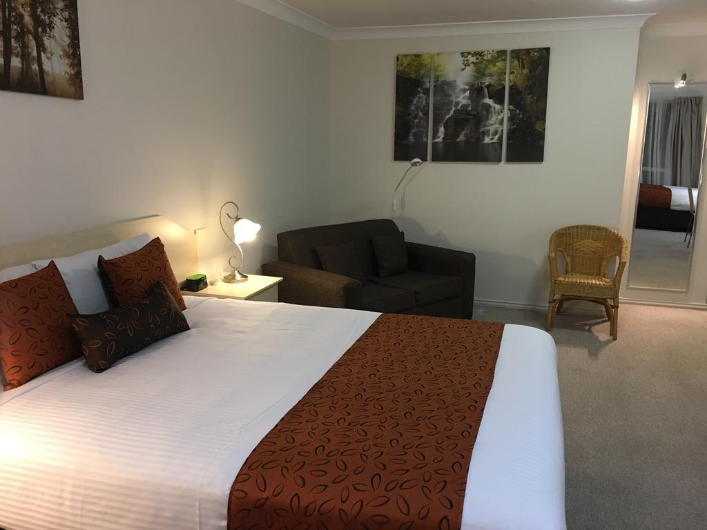 Tuckerbox Motor Inn - Accommodation Adelaide