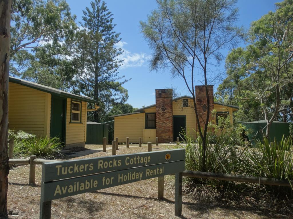 Tuckers Rocks Cottage - thumb 1