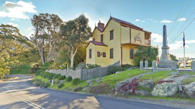 Two Story Bed and Breakfast - South Australia Travel