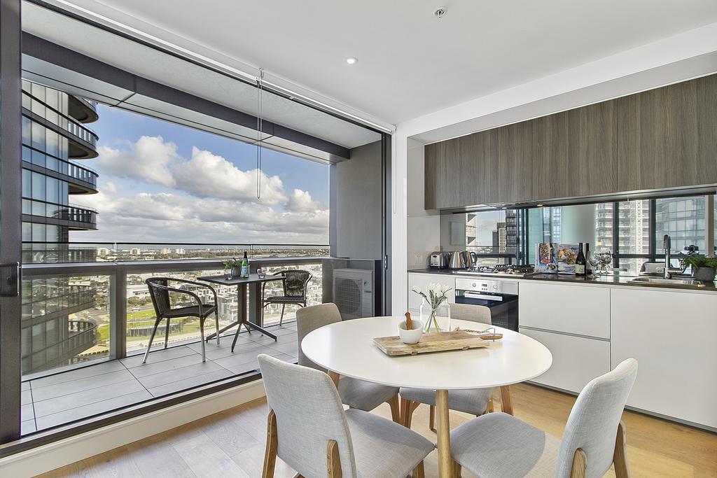 Ultra-Modern Luxury With Views At Kai Waterfront - thumb 0